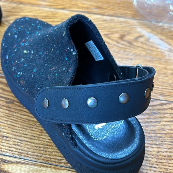 Rocket Dog Adore style felted speckled wool clogs.  Size 9.5. - Picture 6 of 13